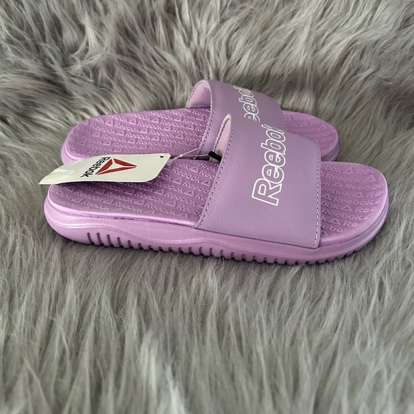 Reebok Slides Girls Size 2 Purple Slip On Sandals‎ Shoes Lightweight - Picture 1 of 6